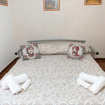 Lägenhet Sotto La Rocca - A 5 Minuti Dal Mare Cefalù